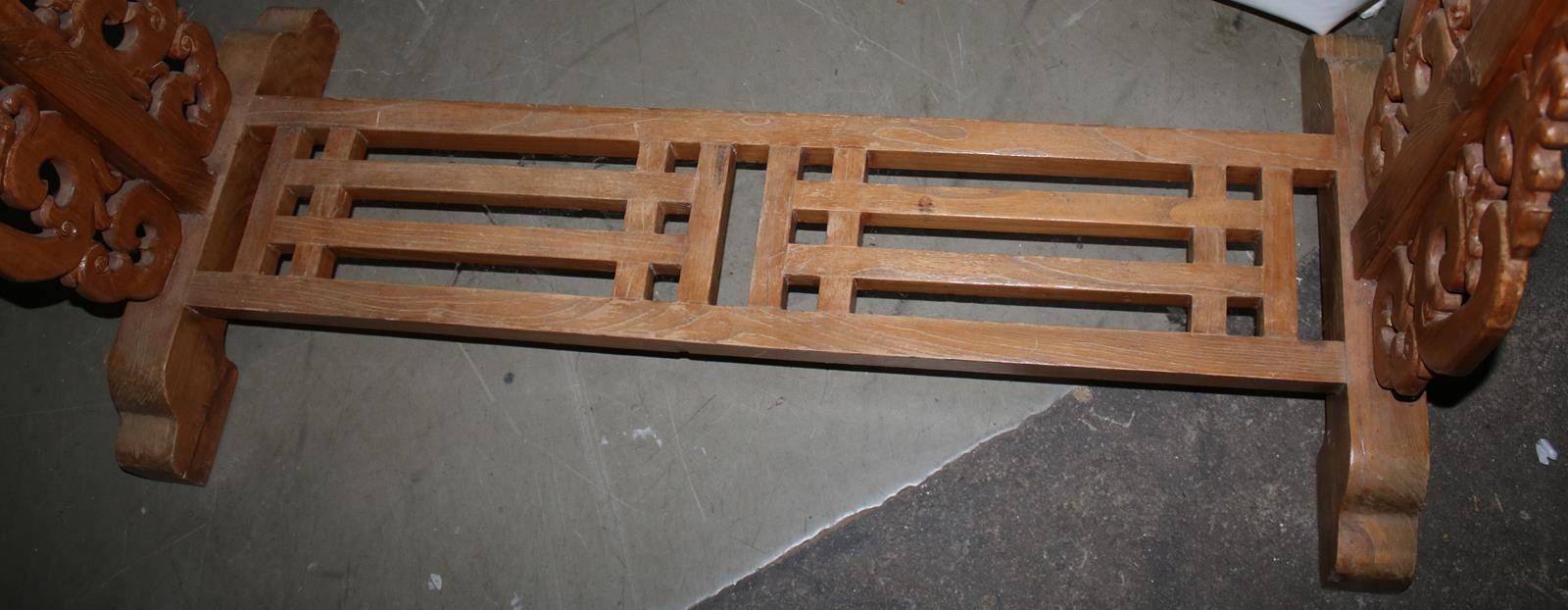 Gongträger. | Bild Nr.3